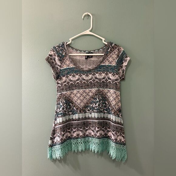 NWOT … NO COMMENT “Size: S” Lace Trimmed Top - Picture 1 of 3